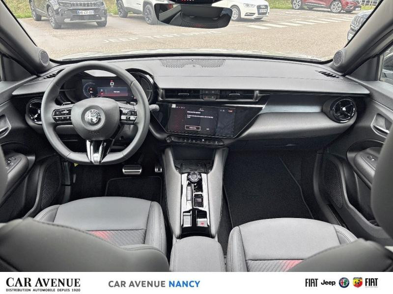 Occasion ALFA ROMEO Junior 1.2 Ibrida 145ch Speciale e-DCT6 2025 Ivoire Scala Métallisée/Toit noir 31990 € à Metz