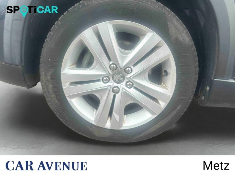 Occasion PEUGEOT 2008 1.2 PureTech 110ch E6.c Signature S&S 5cv 2019 Bleu Quasar 9990 € à Metz