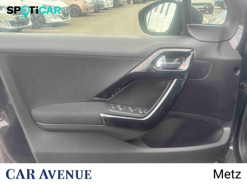 Occasion PEUGEOT 2008 1.2 PureTech 110ch E6.c Signature S&S 5cv 2019 Bleu Quasar 9990 € à Metz