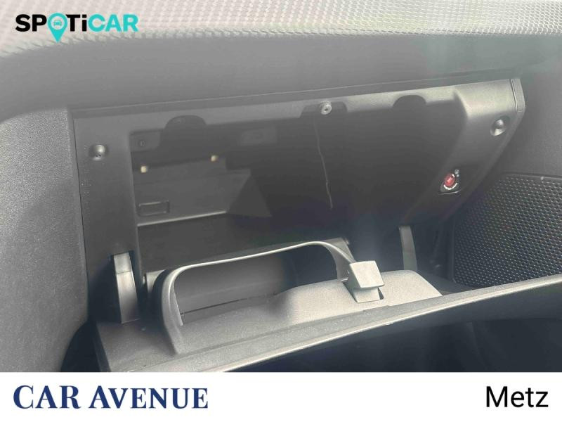 Occasion PEUGEOT 2008 1.2 PureTech 110ch E6.c Signature S&S 5cv 2019 Bleu Quasar 9990 € à Metz