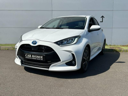 Used TOYOTA Yaris 116h Design 5p MY22 2022 Blanc Lunaire (N) € 19,990 in Thionville