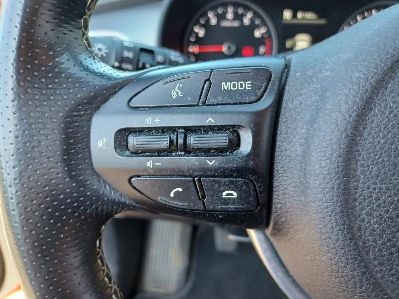 Used KIA Stonic 1.0 T-GDi 100ch MHEV Launch Edition iBVM6 2021 Rouge Grenadine métallisé / Toit Noir € 15990 in Thionville