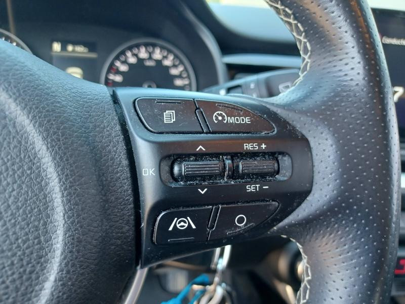 Used KIA Stonic 1.0 T-GDi 100ch MHEV Launch Edition iBVM6 2021 Rouge Grenadine métallisé / Toit Noir € 15990 in Thionville