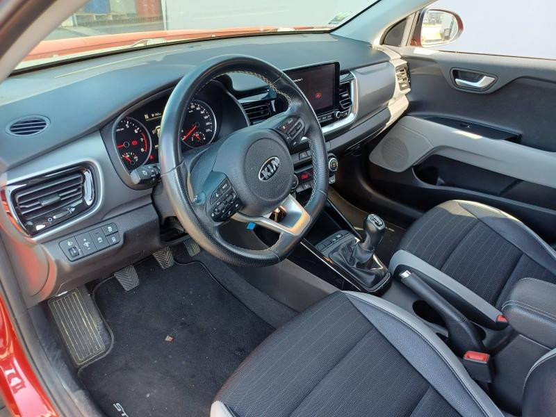 Used KIA Stonic 1.0 T-GDi 100ch MHEV Launch Edition iBVM6 2021 Rouge Grenadine métallisé / Toit Noir € 15990 in Thionville