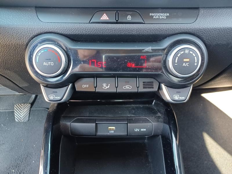Used KIA Stonic 1.0 T-GDi 100ch MHEV Launch Edition iBVM6 2021 Rouge Grenadine métallisé / Toit Noir € 15990 in Thionville