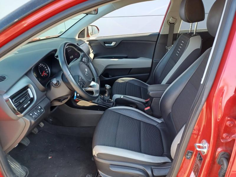 Used KIA Stonic 1.0 T-GDi 100ch MHEV Launch Edition iBVM6 2021 Rouge Grenadine métallisé / Toit Noir € 15990 in Thionville