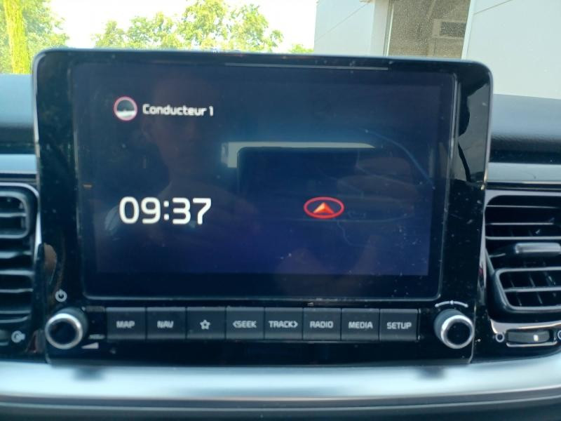 Used KIA Stonic 1.0 T-GDi 100ch MHEV Launch Edition iBVM6 2021 Rouge Grenadine métallisé / Toit Noir € 15990 in Thionville