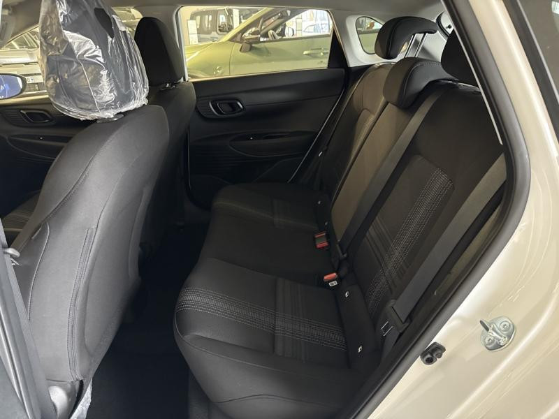 Used HYUNDAI i20 1.2 79ch Initia GARANTIE 11-2030 2025 Atlas White € 16790 in Thionville