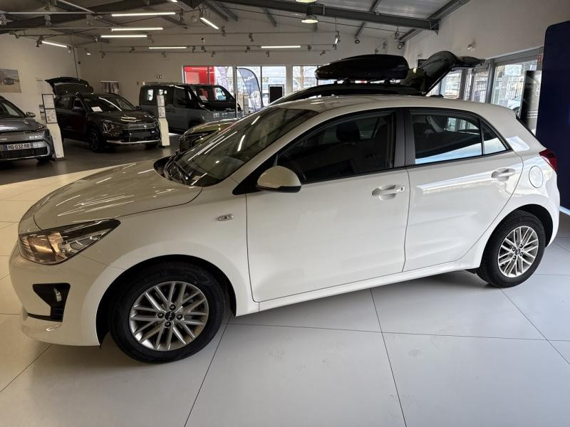 Used KIA Rio 1.0 T-GDI 100ch Active GARANTIE 12 MOIS 2023 Blanc € 15990 in Thionville