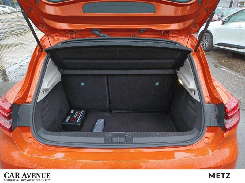 Used RENAULT Clio 1.0 TCe 90ch Evolution GARANTIE 12 MOIS 2023 Orange € 13890 in Thionville