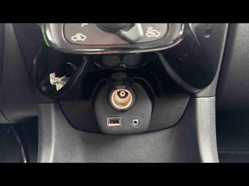 Used CITROEN C1 VTi 72 S&S Feel 5p E6.d 2022 Gris Gallium (M) € 11990 in Longwy