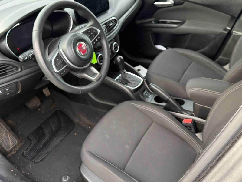 Occasion FIAT Tipo Cross SW 1.5 FireFly Turbo 130ch S/S (RED) Hybrid DCT7 MY22 2023 Gris Colosseo Métallisé 14990 € à Longwy