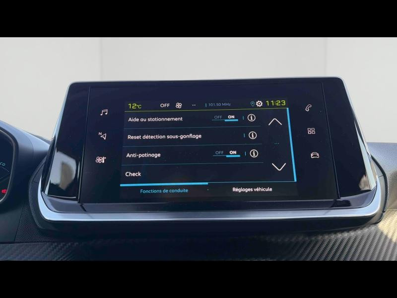 Occasion PEUGEOT 208 e-208 136ch Style 2022 Jaune 15690 € à Longwy