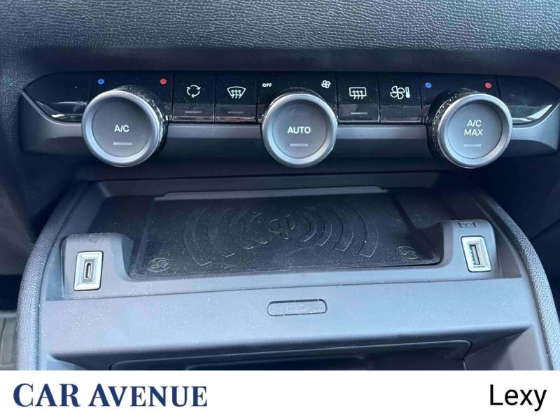 Used CITROEN C4 1.2 Hybride 145ch S&S MAX Automatique 2025 Blanc Okénite (M) € 24190 in Longwy