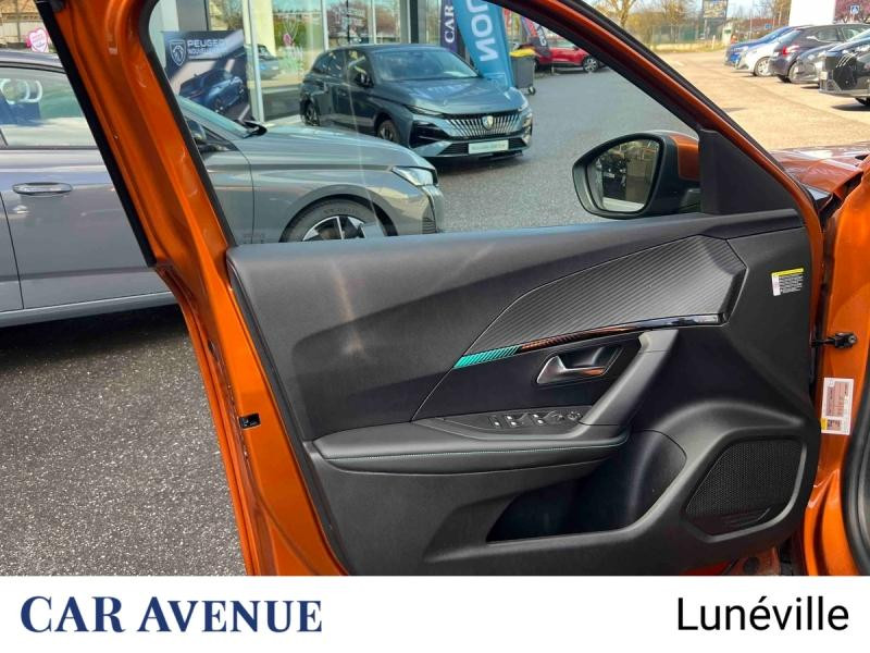 Used PEUGEOT 2008 1.2 PureTech 130ch S&S Allure EAT8 2021 Orange € 17528 in Lunéville