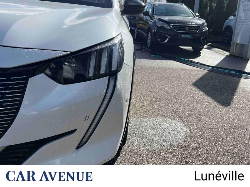 Used PEUGEOT 208 1.2 PureTech 100ch S&S GT EAT8 2021 Blanc nacré € 15157 in Lunéville