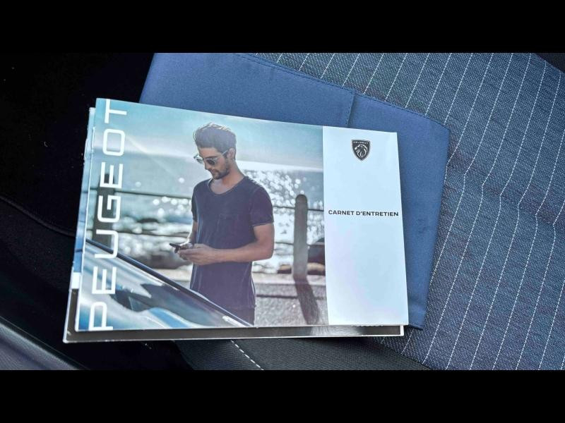 Occasion PEUGEOT 208 Affaire 1.5 BlueHDi 100 Premium 2022 Blanc Banquise 14489 € à Lunéville