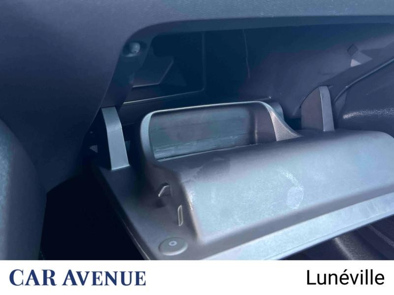 Used PEUGEOT 208 1.2 PureTech 100ch S&S GT EAT8 2021 Blanc nacré € 15157 in Lunéville