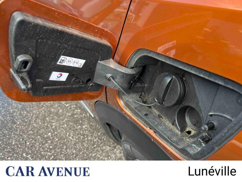 Used PEUGEOT 2008 1.2 PureTech 130ch S&S Allure EAT8 2021 Orange € 17528 in Lunéville