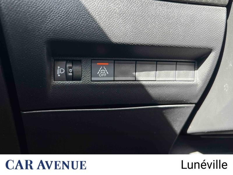 Used PEUGEOT 2008 1.2 PureTech 130ch S&S Allure EAT8 2021 Orange € 17528 in Lunéville