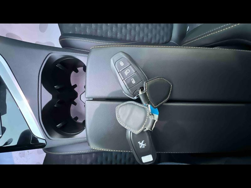 Used PEUGEOT 3008 HYBRID 225ch Roadtrip e-EAT8 2022 Bleu Célèbes (M) € 22244 in Lunéville