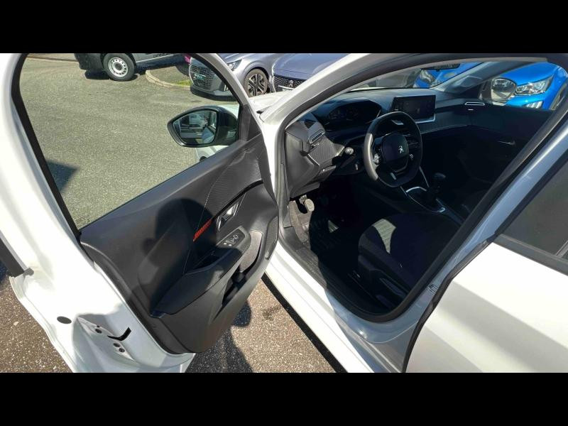 Used PEUGEOT 208 1.5 BlueHDi 100ch S&S Active 2022 Blanc Banquise (O) € 12947 in Lunéville