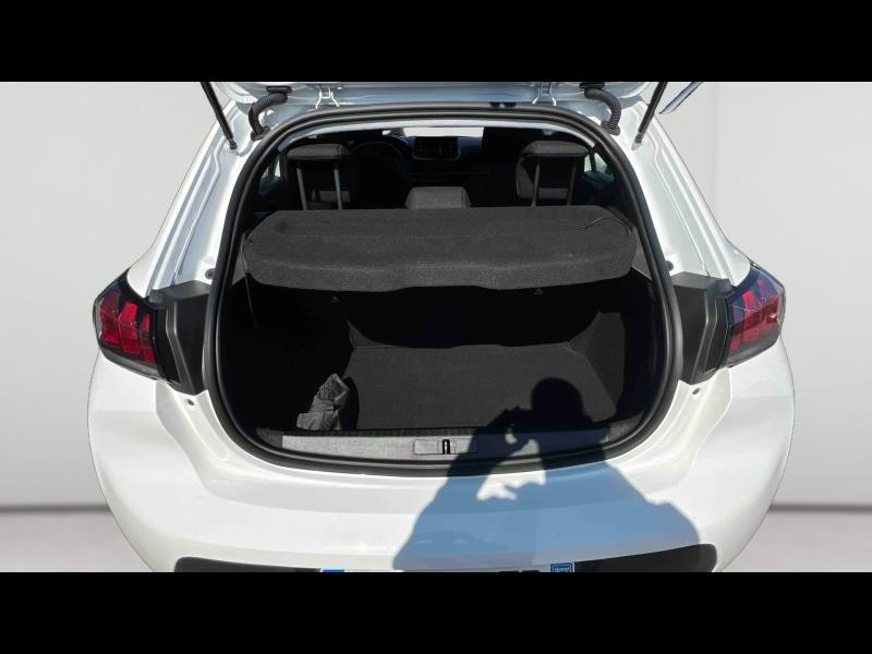 Used PEUGEOT 208 1.5 BlueHDi 100ch S&S Active 2022 Blanc Banquise (O) € 12947 in Lunéville