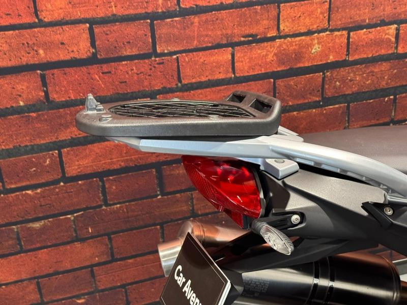 Used BMW F F 800 R ABS 2012 Blanc alpin/Soie noire € 4290 in Dijon