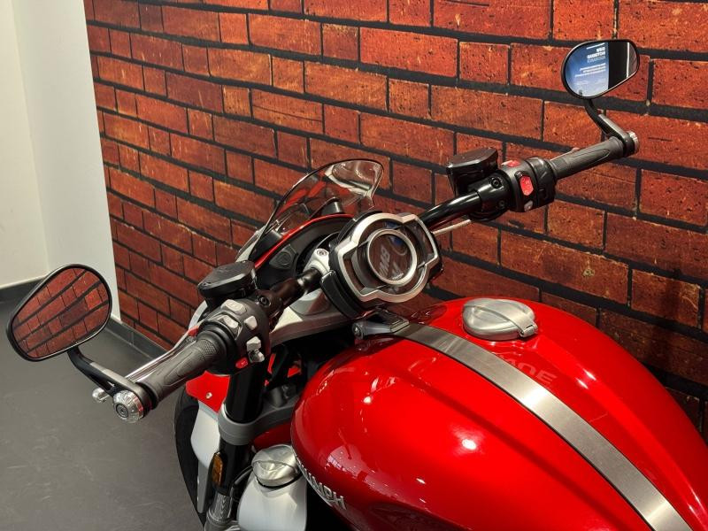 Used TRIUMPH Rocket III Rocket 3 2500 R 2022 Silver Ice and Cranberry Red € 14990 in Dijon