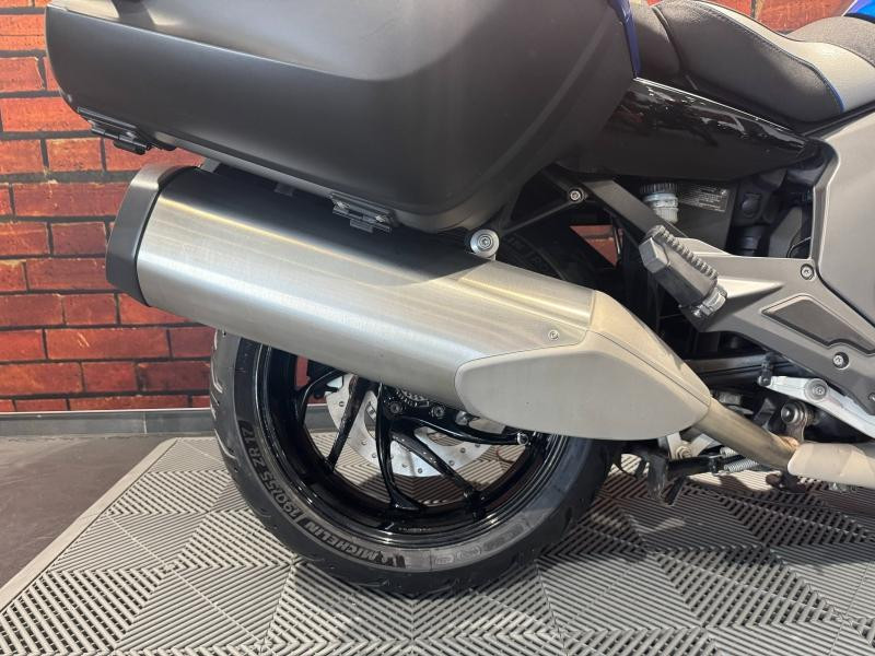 Occasion BMW K K 1600 GT Pack Sécurité + Pack GT + Radio 2017 Cosmic blue metallic/Black storm 12490 € à Dijon