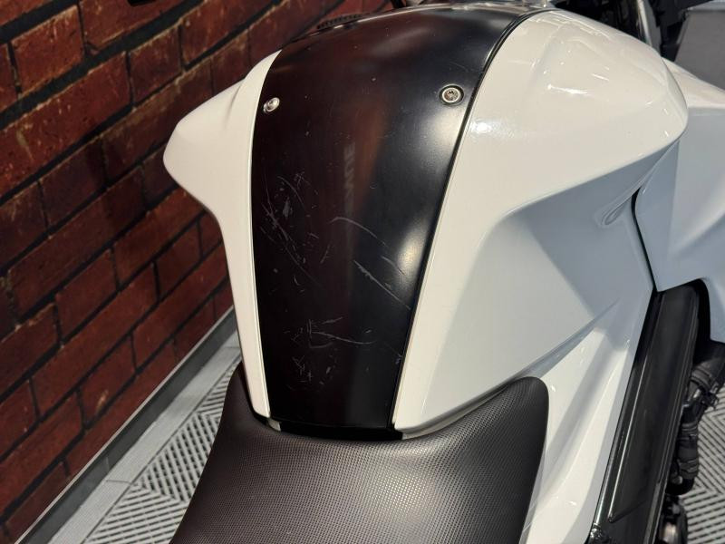 Used BMW F F 800 R ABS 2012 Blanc alpin/Soie noire € 4290 in Dijon