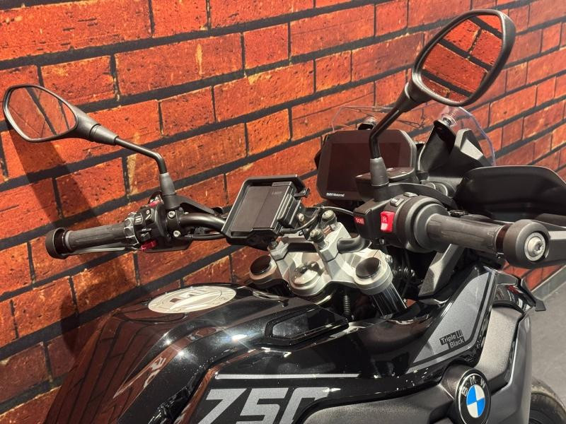 Occasion BMW F F 750 GS 2022 Style Triple Black (Black Storm 2) 9990 € à Dijon