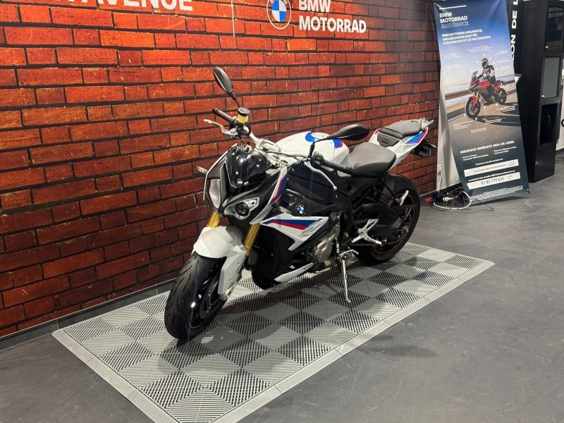 Occasion BMW S S 1000 R 2018 Light white/Lupin blue/Racing red 9990 € à Dijon