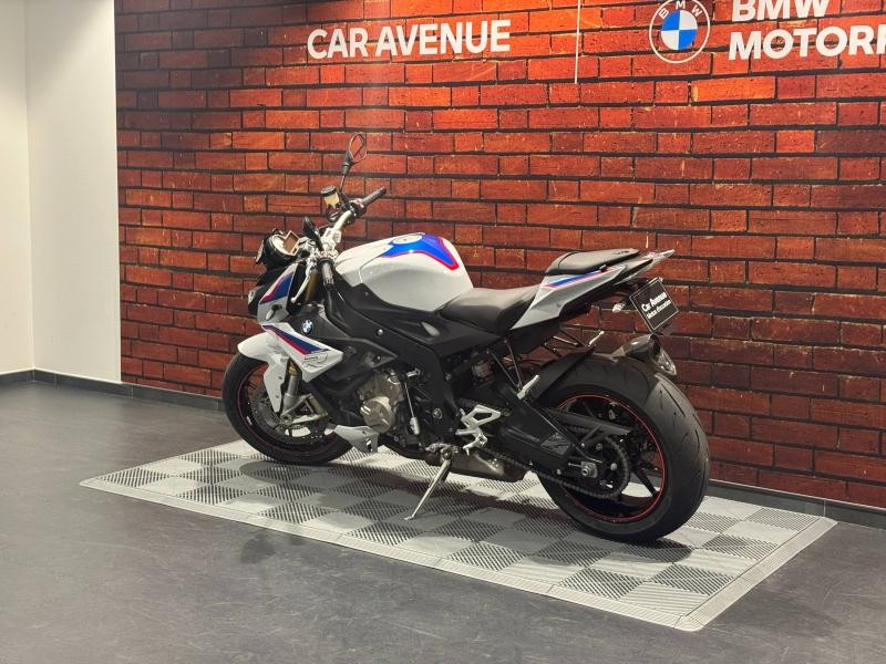Occasion BMW S S 1000 R 2018 Light white/Lupin blue/Racing red 9990 € à Dijon