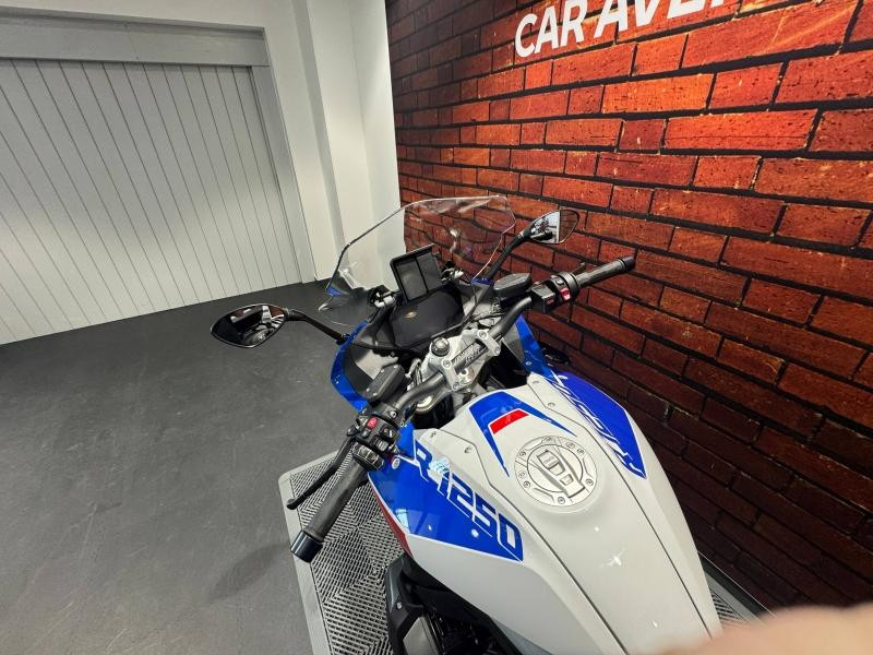 Occasion BMW R R 1250 RS Evo 2023 Light White / Racing Blue/ Racing Red 16490 € à Dijon