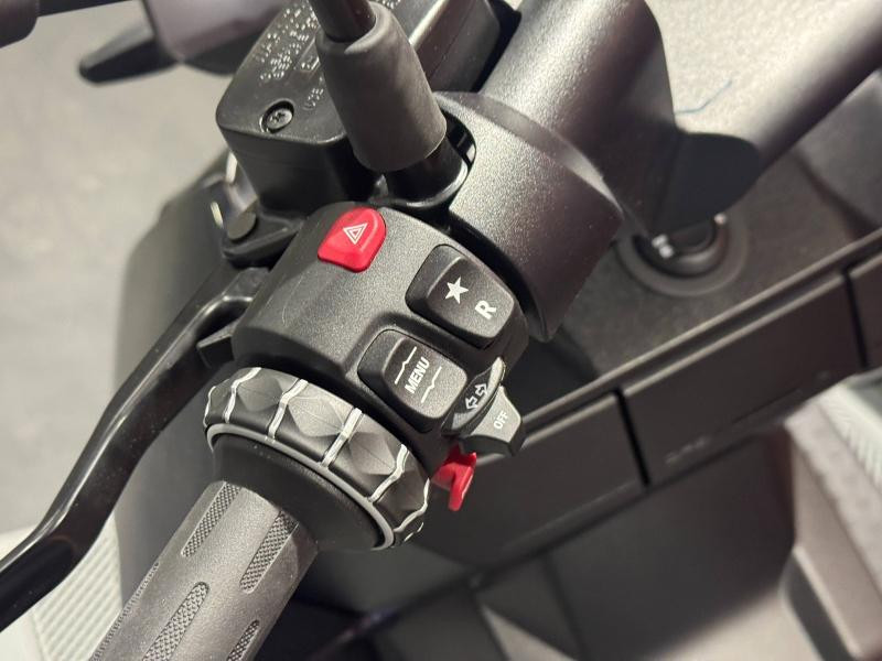 Occasion BMW C CE04 2025 Imperial metallic Blue 11990 € à Dijon