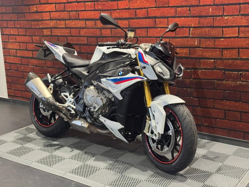 Used BMW S S 1000 R 2017 Light white/Lupin blue/Racing red € 9990 in Dijon