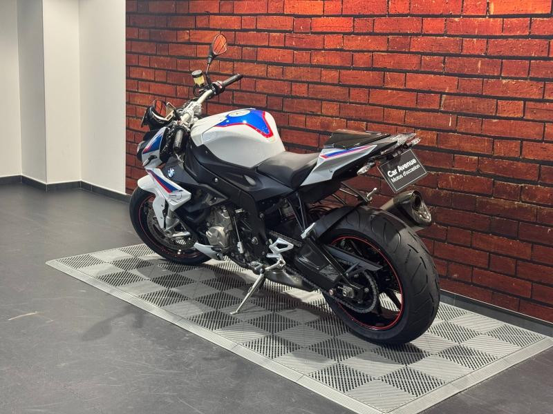Used BMW S S 1000 R 2017 Light white/Lupin blue/Racing red € 9990 in Dijon