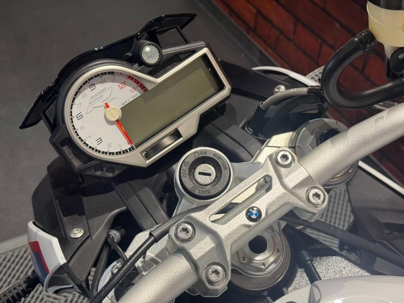 Used BMW S S 1000 R 2017 Light white/Lupin blue/Racing red € 9990 in Dijon