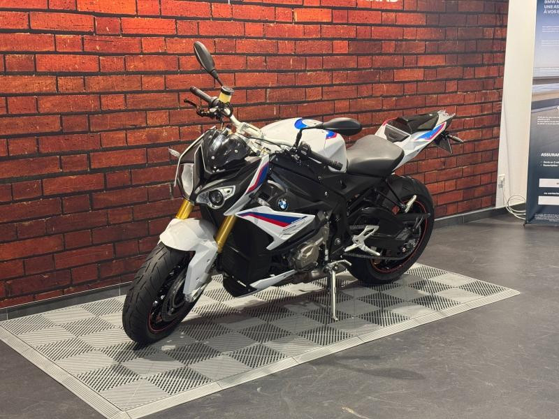Used BMW S S 1000 R 2017 Light white/Lupin blue/Racing red € 9990 in Dijon