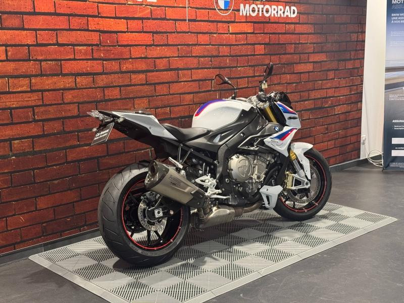 Used BMW S S 1000 R 2017 Light white/Lupin blue/Racing red € 9990 in Dijon