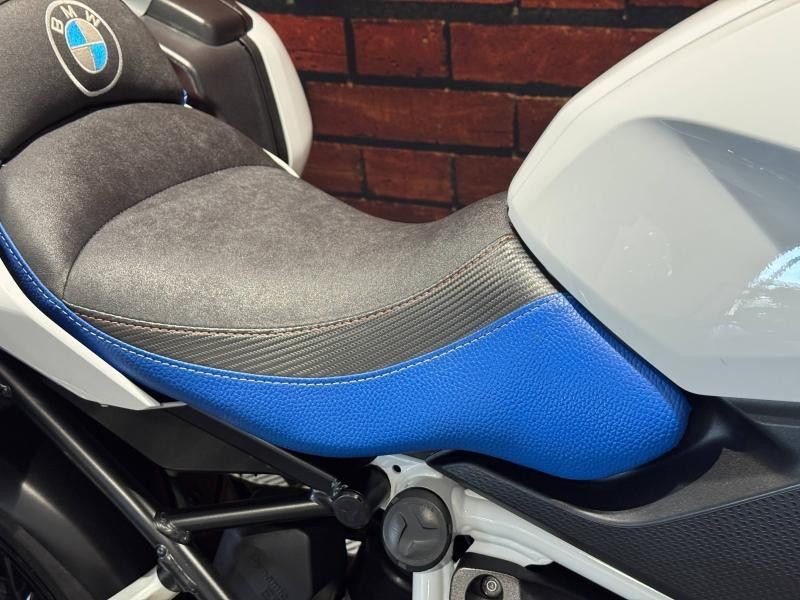 Used BMW R R 1250 RS Evo 2023 Light White / Racing Blue/ Racing Red € 16480 in Dijon