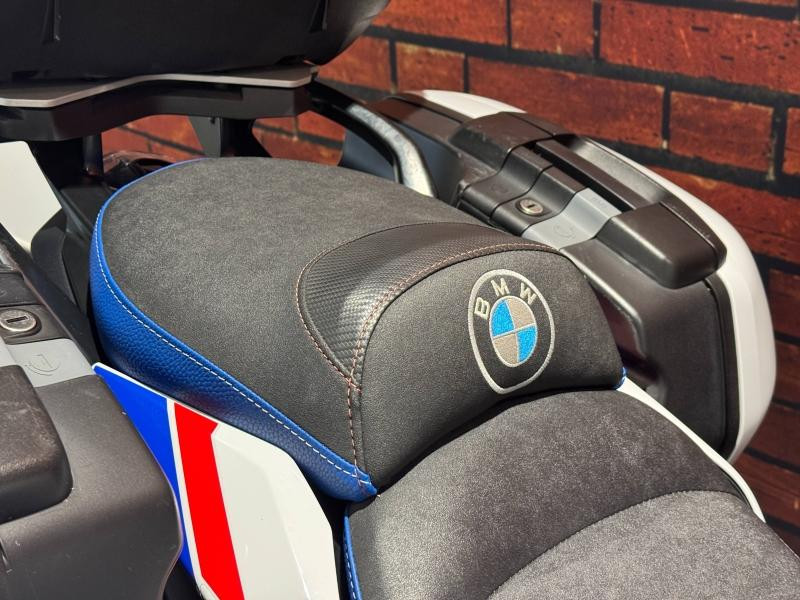 Used BMW R R 1250 RS Evo 2023 Light White / Racing Blue/ Racing Red € 16480 in Dijon