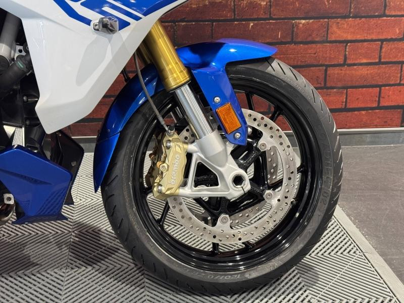 Used BMW R R 1250 RS Evo 2023 Light White / Racing Blue/ Racing Red € 16480 in Dijon