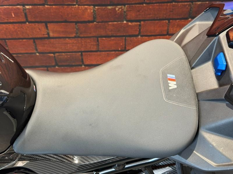 Used BMW M M 1000 R 2023 Black Storm Met / M Motorsport € 20490 in Dijon