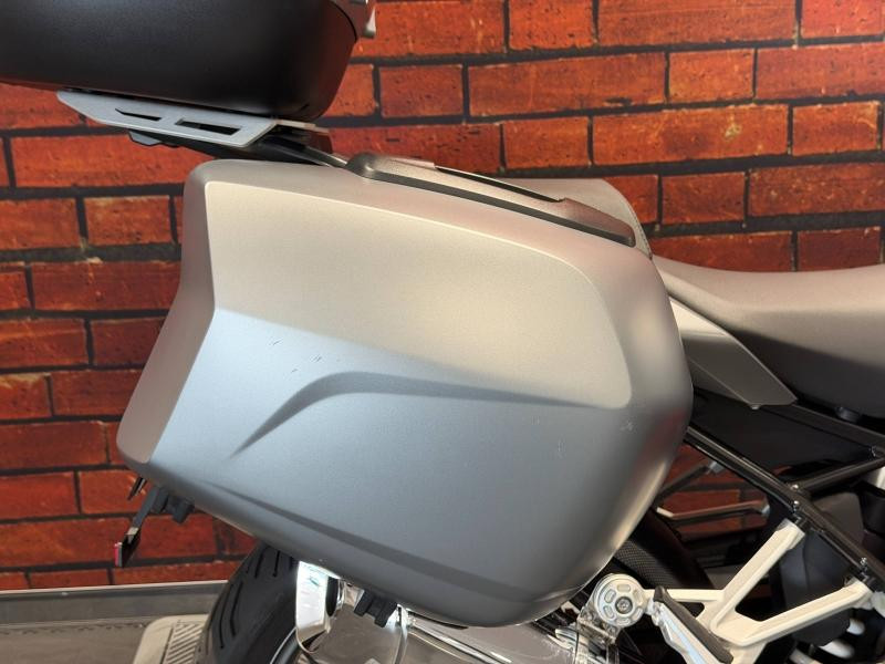 Used BMW R R 1200 RS Sport 2018 Blanc € 11990 in Dijon