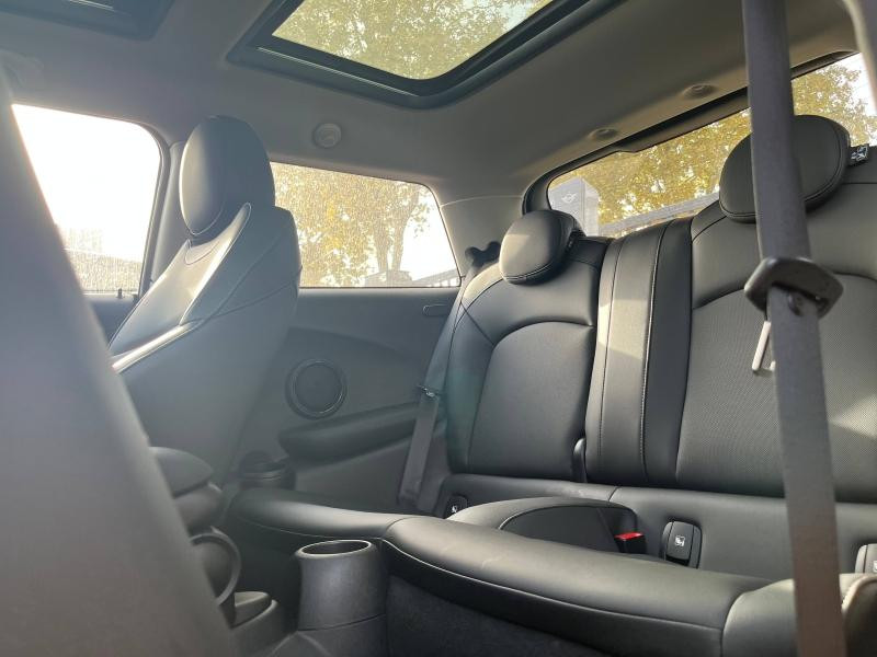 Occasion MINI Mini Cooper SE 184ch Edition Camden BVA 5CV 2021 Chili Red 18990 € à Beaune
