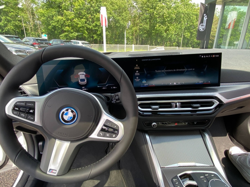 Used BMW i4 eDrive40 340ch M Sport 2024 Mineralweiss métallisé € 59980 in Chaumont