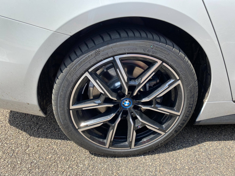 Occasion BMW i4 eDrive40 340ch M Sport 2024 Mineralweiss métallisé 64890 € à Chaumont