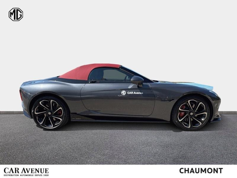 Occasion MG MOTOR Cyberster 510ch 77kWh 4WD 2025 Camdem Grey / Toit Rouge 64888 € à Chaumont